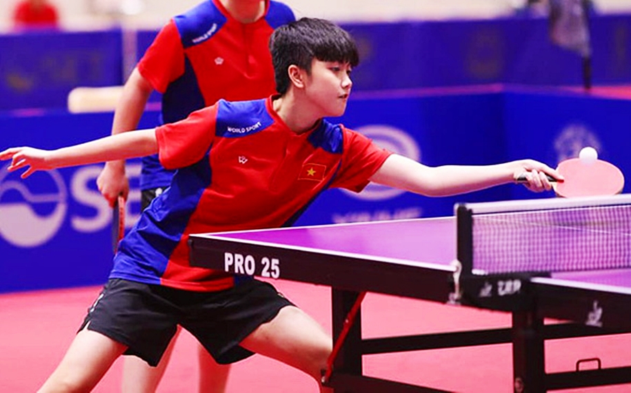 Từ cô bé nhặt bóng mồ côi cha tới tuyển thủ trẻ nhất đoàn thể thao VN dự SEA Games 30