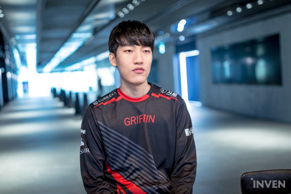 Các tuyển thủ của Griffin nói gì về lệnh cấm dành cho cvMax?