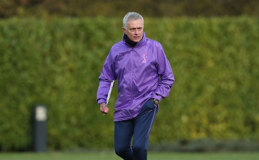 Mourinho giải quyết vấn đề chuyển nhượng của Tottenham như thế nào?