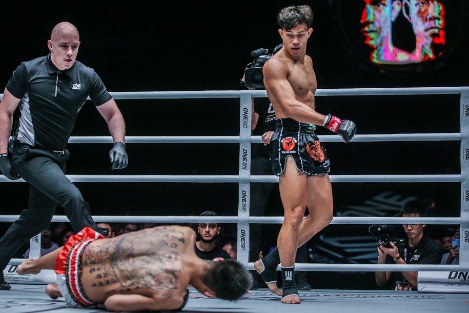 ONE Championship: Edge Of Greatness Nong-O Gaiyanghadao bảo vệ thành công đai vô địch