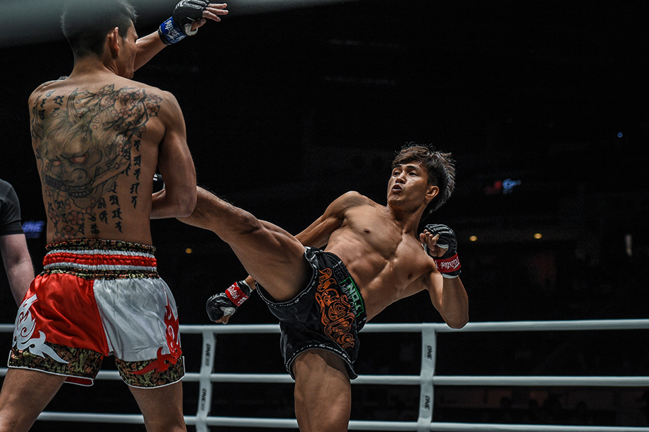 Nguyễn Trần Duy Nhất chiến thắng ấn tượng ngay trên sân nhà của ONE Championship Nguyễn Trần Duy Nhất chiến thắng ấn tượng ngay trên sân nhà của ONE Championship