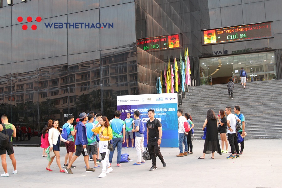 Hàng nghìn VĐV sẵn sàng chờ giờ G Giải Marathon Quốc tế Di sản Hạ Long 2019 Hàng nghìn VĐV sẵn sàng chờ giờ G Giải Marathon Quốc tế Di sản Hạ Long 2019
