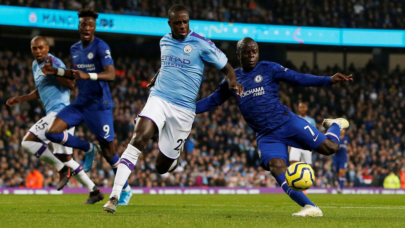 De Bruyne và Mahrez lập công, Man City vươn lên top 3