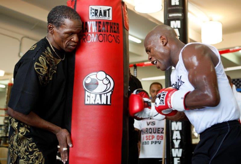 Bố của Mayweather đòi “đá đít” Dana White nếu Floyd Mayweather Jr thi đấu MMA