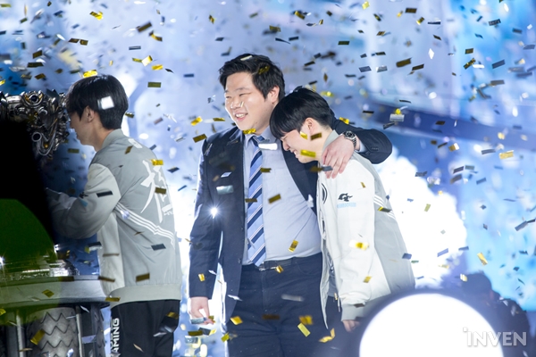 HLV kkOma đến LPL, SKT T1 đã có người thay thế?
