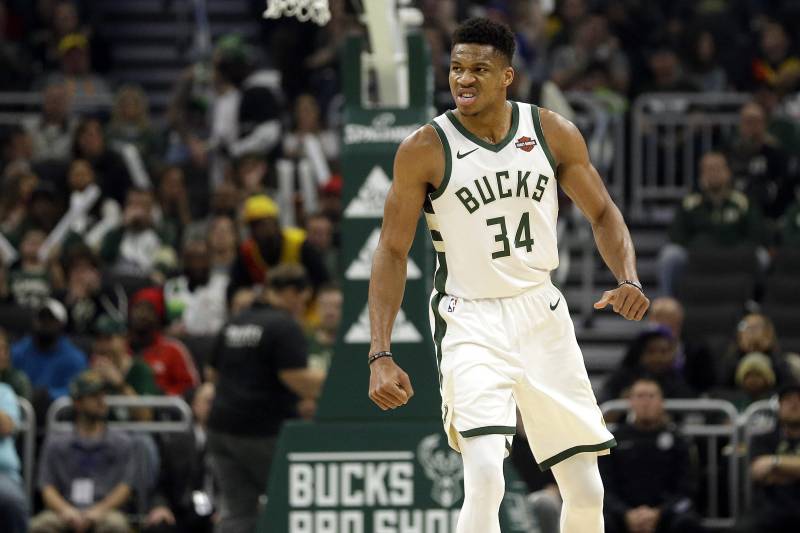 Giannis Antetokounmpo ghi 50 điểm, Milwaukee Bucks thắng 8 trận liên tiếp
