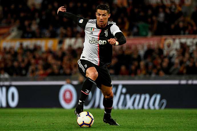 Ronaldo giải thích lý do không rê bóng qua người suốt 3 năm qua