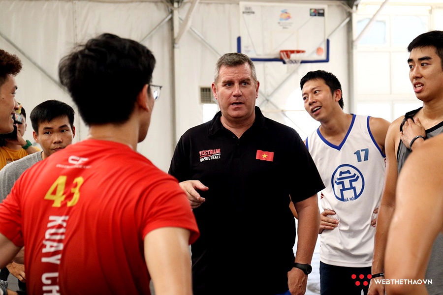 HLV Kevin Yurkus: Thành công không tới từ những cú ném 3 điểm