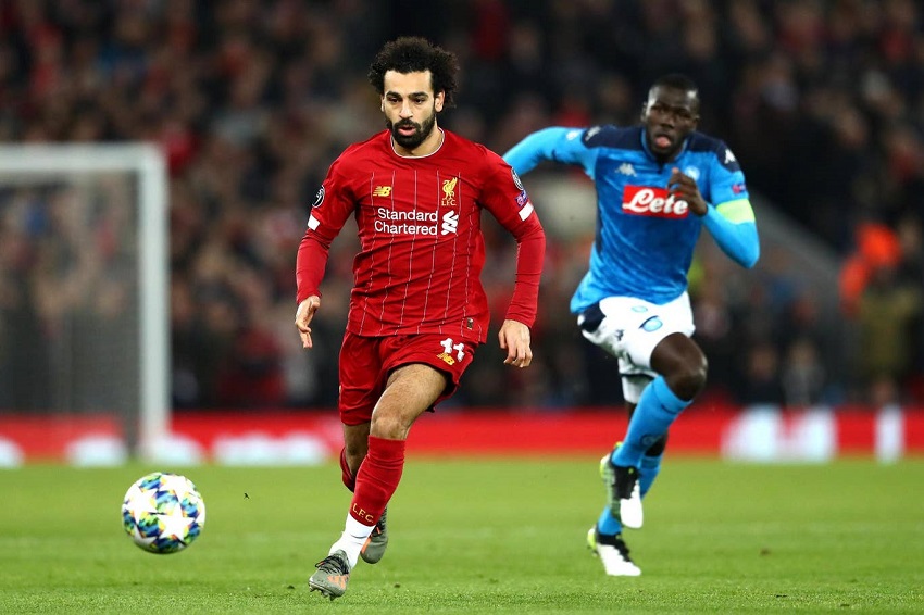 CĐV Liverpool trầm trồ chứng kiến Salah làm hậu vệ Napoli ngã sấp mặt