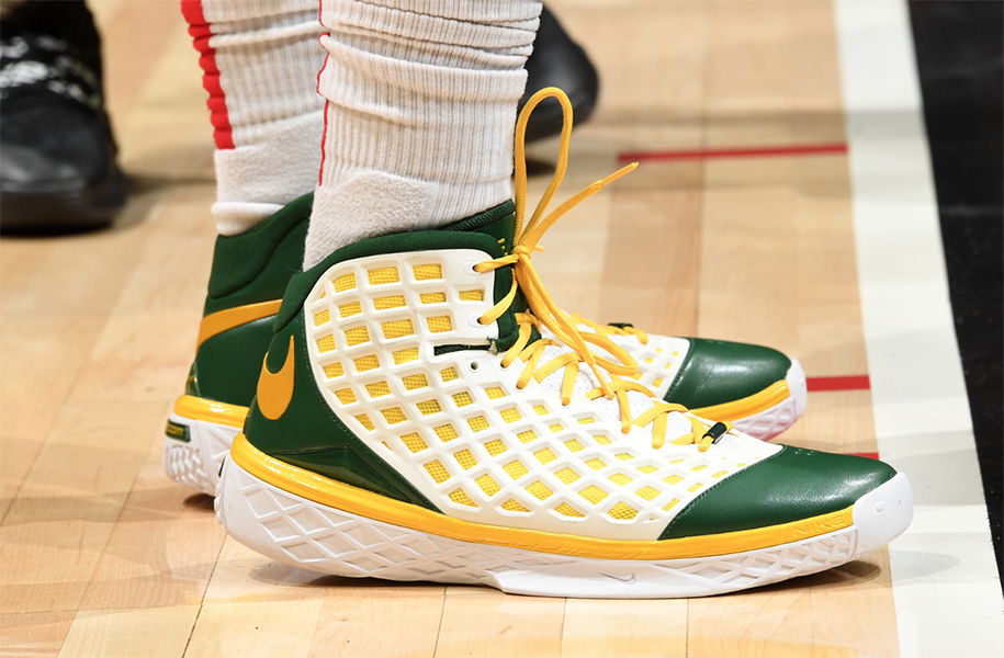 Những mẫu giày bóng rổ đỉnh nhất tháng 11 tại NBA