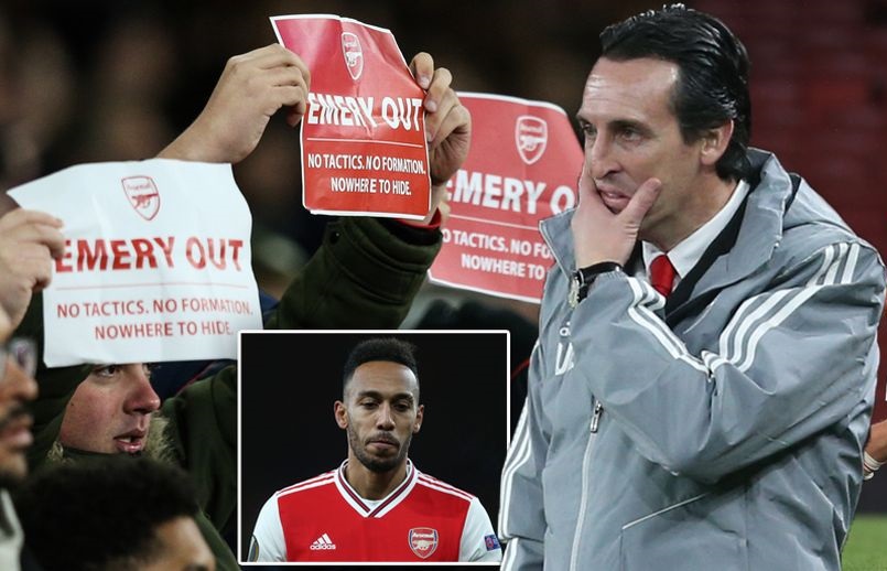 Arsenal sa thải Emery và bổ nhiệm một cựu công thần làm HLV tạm quyền