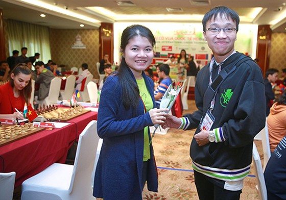 Tình yêu lung linh của vợ chồng siêu kỳ thủ Nguyễn Ngọc Trường Sơn