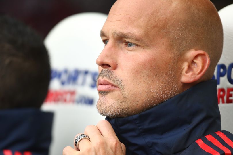 Tin bóng đá 30/11: Cựu sao Arsenal tham gia BHL của Ljungberg gặp Norwich