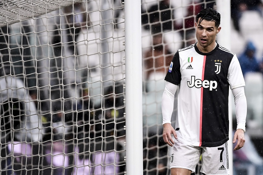 Kỳ lạ Cristiano Ronaldo không thắng được thủ môn sinh năm 2001