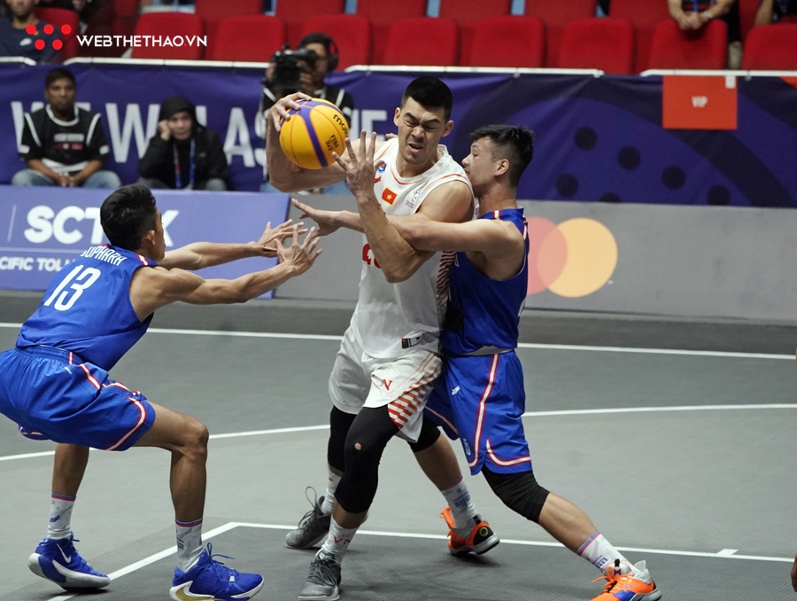 Chris Dierker: Đ&ocirc; cử được cả VBA săn l&ugrave;ng