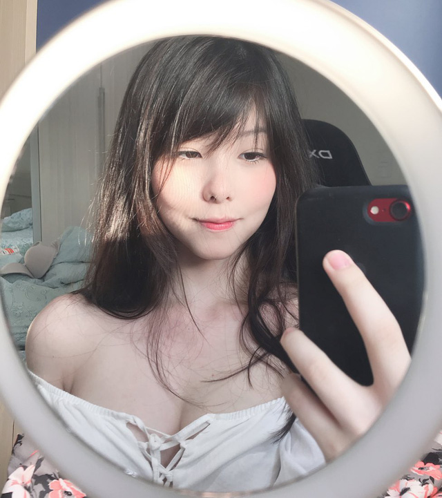 Mayumi: Nữ game thủ LMHT tài năng và xinh đẹp của INTZ Esports