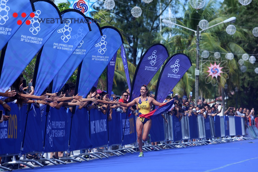 Người mẫu Philippines “xé toang” đường đua triathlon SEA Games 30 bằng vẻ đẹp nóng bỏng Người mẫu Philippines “xé toang” đường đua triathlon SEA Games 30 bằng vẻ đẹp nóng bỏng