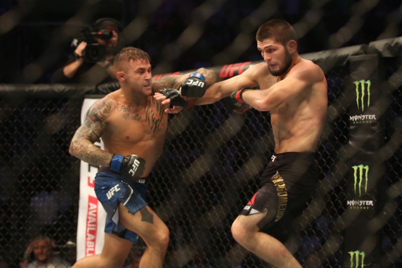 Dustin Poirier: Chỉ có cầm súng thì mới thắng nổi Khabib