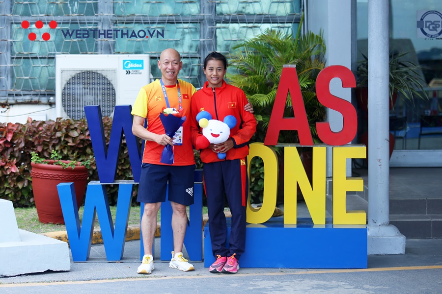 Lãnh đội Dương Đức Thủy rớt nước mắt khi Phương Trinh giành HCĐ SEA Games 30 lịch sử
