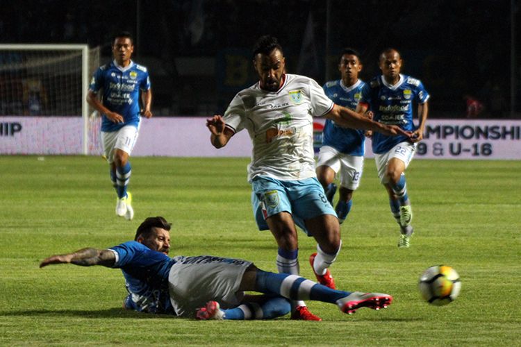 Nhận định Persib Bandung vs Persela Lamongan 18h30, 03/12 (vòng 30 VĐQG Indonesia)