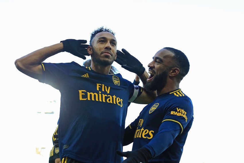 Vì sao bàn thứ 2 của Aubameyang cho Arsenal lẽ ra không được tính?