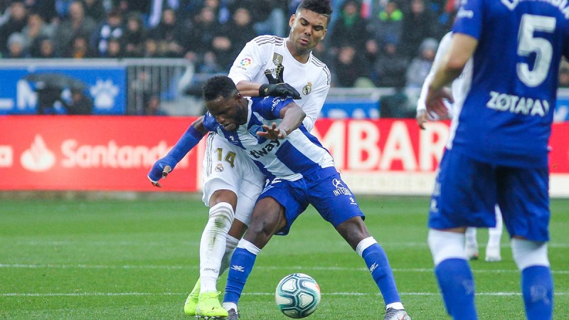 Real Madrid khó xử trong việc tẩy thẻ cho Casemiro đá Siêu kinh điển Real Madrid khó xử trong việc tẩy thẻ cho Casemiro đá Siêu kinh điển