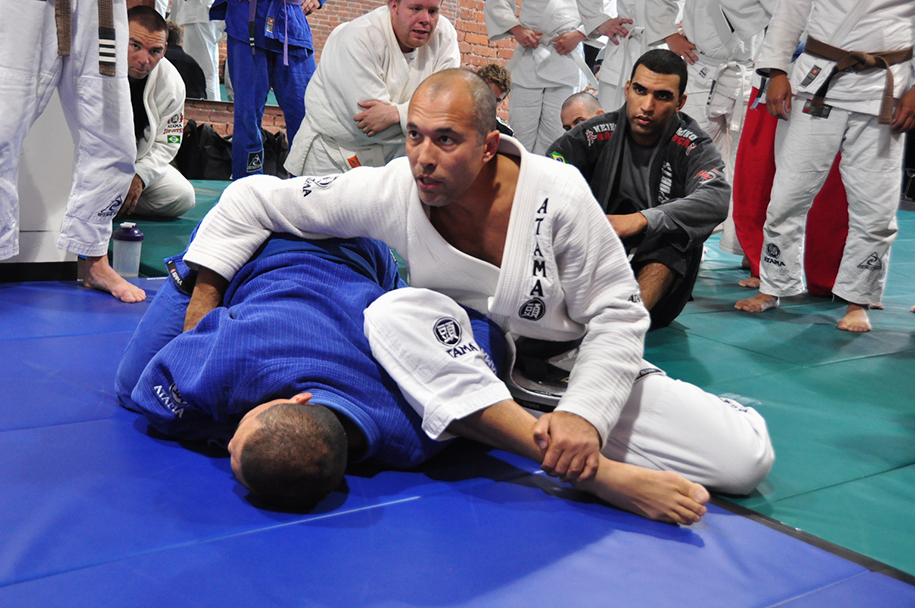 Huyền thoại Royce Gracie: Võ thuật bây giờ tập trung vào ghi điểm nhiều quá?