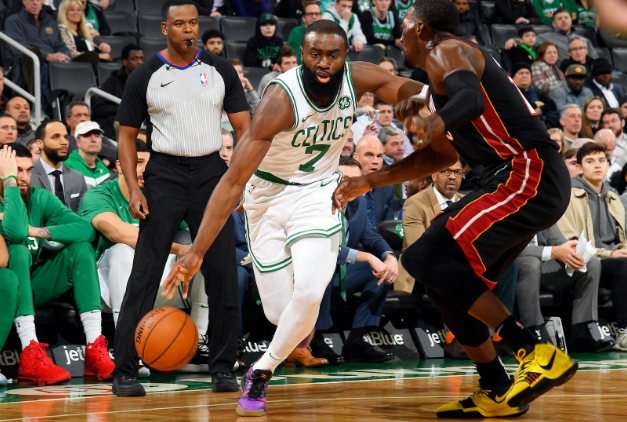 Công lớn thuộc về Jaylen Brown, Boston Celtics vượt qua Miami Heat