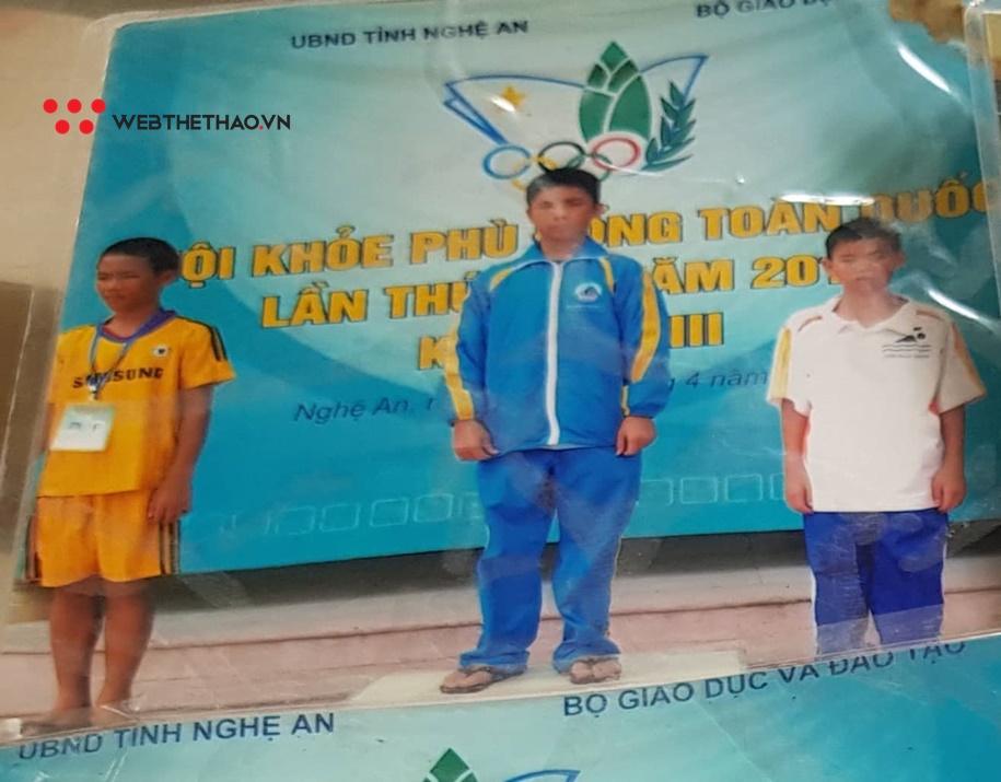 Chùm ảnh “độc” về thời niên thiếu và gia đình của kỷ lục gia Nguyễn Huy Hoàng
