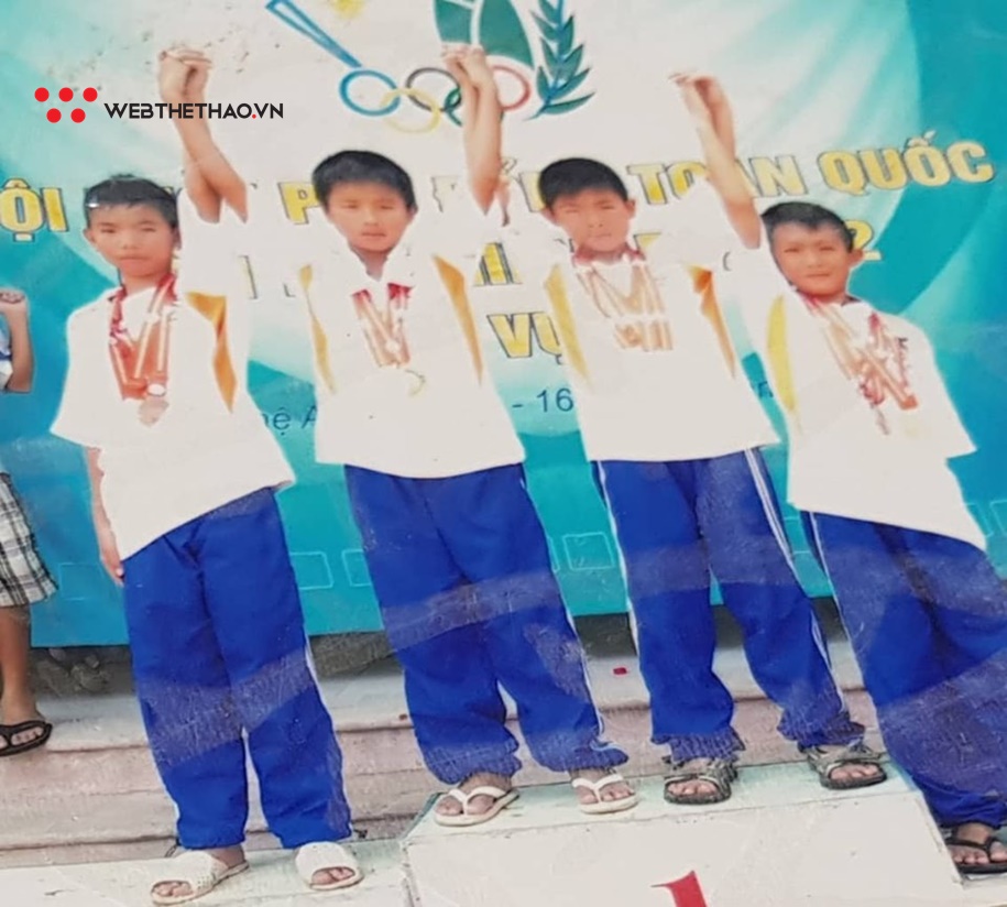 Chùm ảnh “độc” về thời niên thiếu và gia đình của kỷ lục gia Nguyễn Huy Hoàng