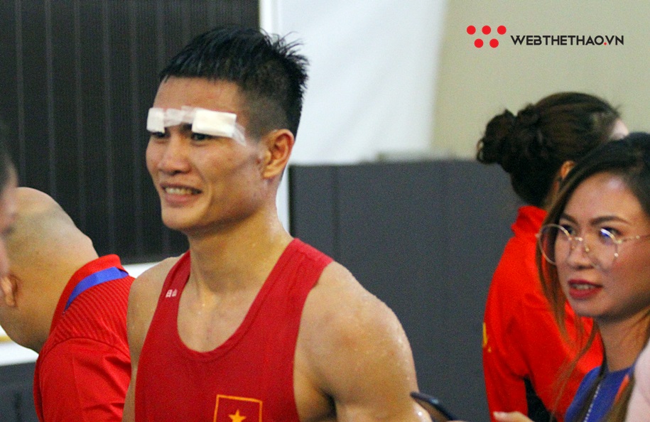 Nguyễn Văn Đương đổ máu vẫn nghiền nát đối thủ tiến vào chung kết Boxing hạng 56kg