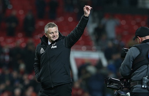 Các ngôi sao MU khẩn cầu cho Solskjaer trước trận gặp Tottenham và derby