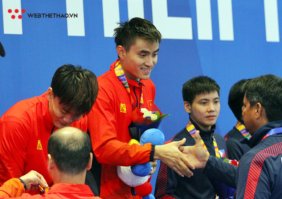 Vũ Thành An cùng ĐT kiếm chém nam đánh bại Thái Lan mang về HCV SEA Games 30