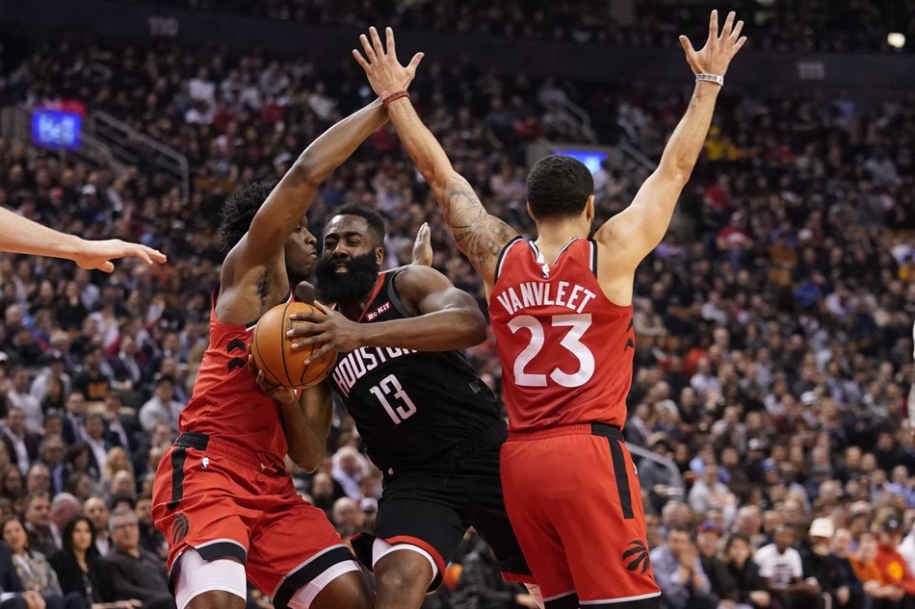 James Harden bị double-team cả trận, Houston Rockets vẫn đánh bại nhà ĐKVĐ