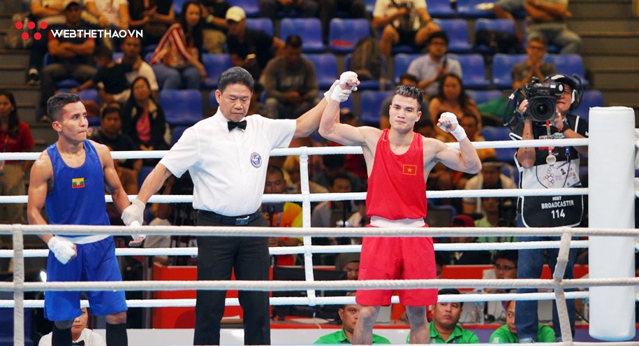 Nguyễn Văn Đương "đổ máu" vẫn nghiền nát đối thủ tiến vào chung kết Boxing hạng 56kg