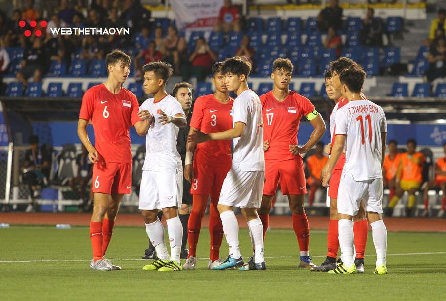 "Phá rào đi chơi đêm", 6 cầu thủ U22 Singapore đối mặt án phạt