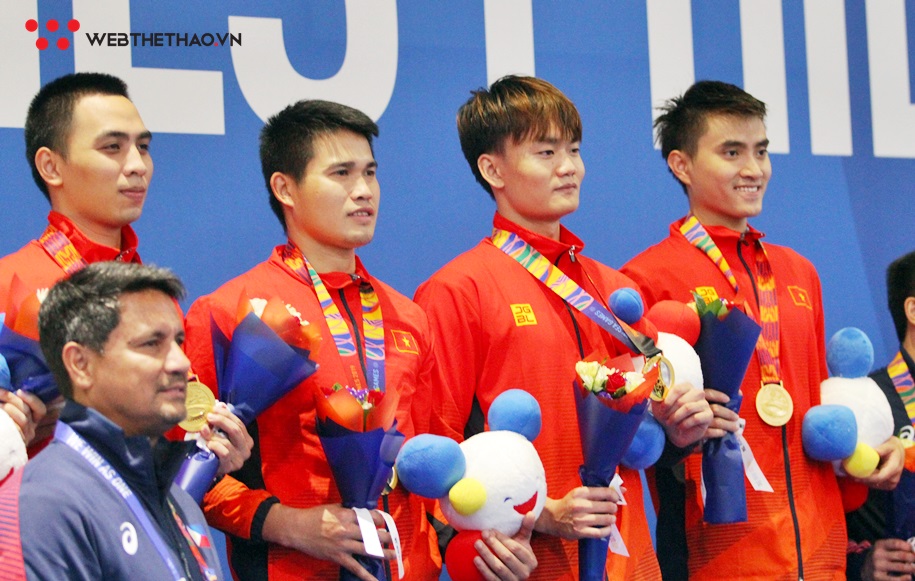 Vũ Thành An cùng ĐT kiếm chém nam đánh bại Thái Lan mang về HCV SEA Games 30