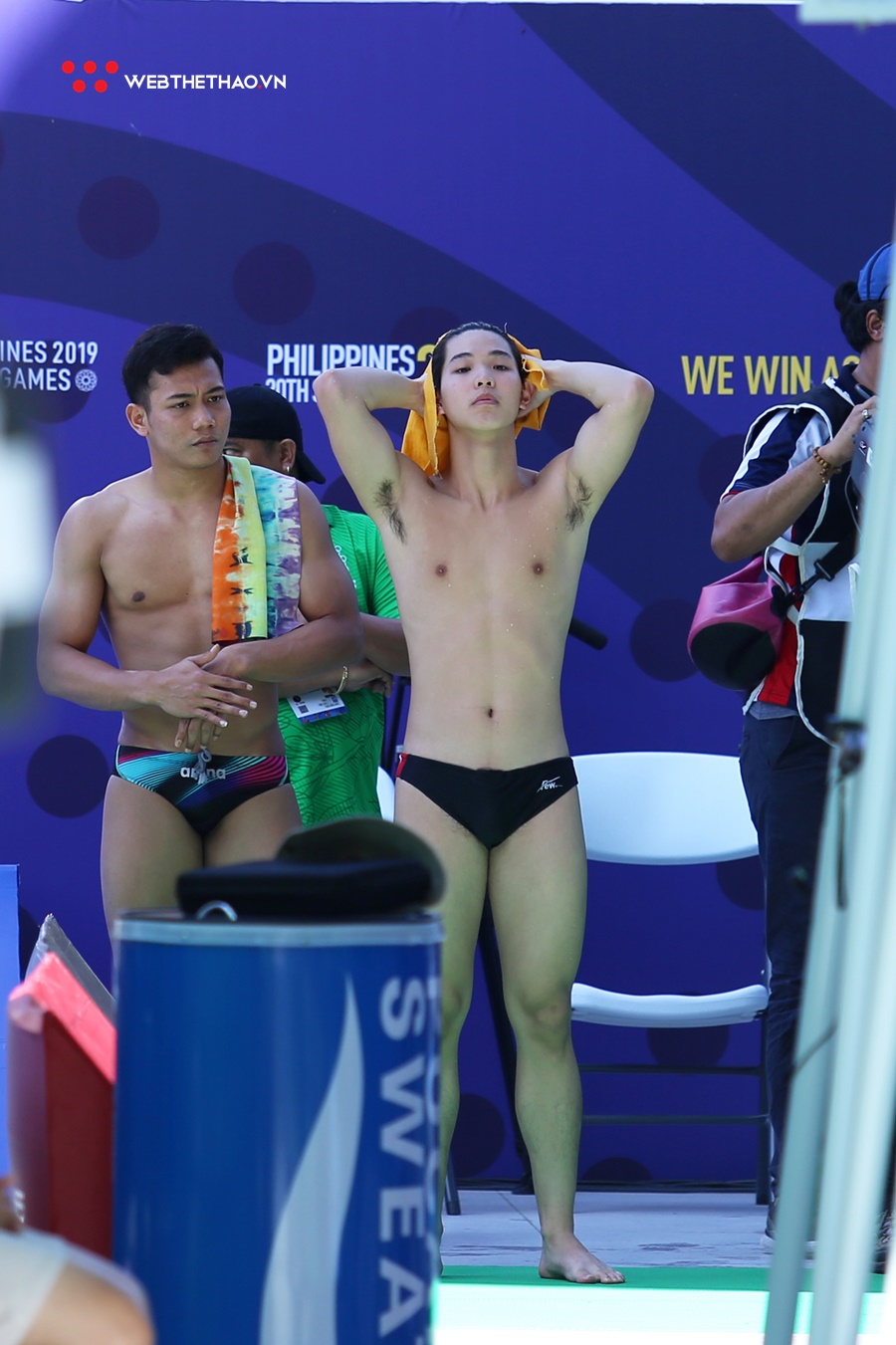 Ngắm “hot boy” nhảy cầu 2X trắng bóc như trứng gà, suýt đoạt HCĐ SEA Games 30 Ngắm “hot boy” nhảy cầu 2X trắng bóc như trứng gà, suýt đoạt HCĐ SEA Games 30