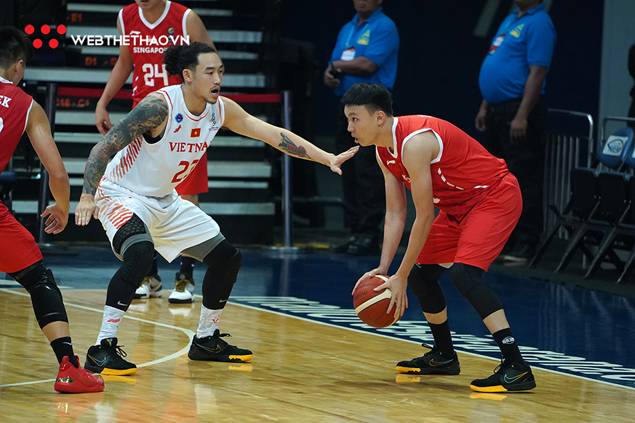 Các cầu thủ đội tuyển bóng rổ 5x5 Việt Nam mang giày gì tại SEA Games 30?