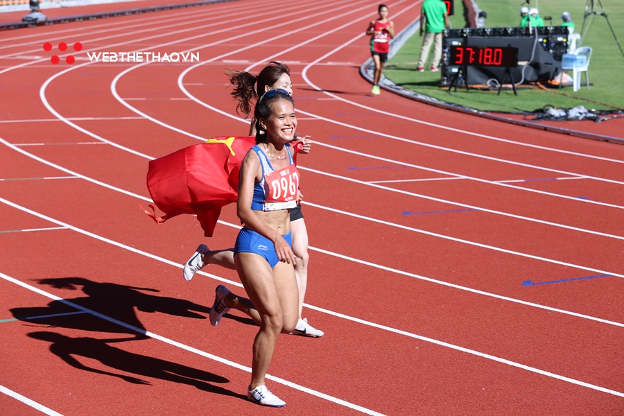 Sau “cú đổ gục marathon”, Hồng Lệ cùng Phạm Thị Huệ thống trị 10.000m SEA Games 30 Sau “cú đổ gục marathon”, Hồng Lệ cùng Phạm Thị Huệ thống trị 10.000m SEA Games 30