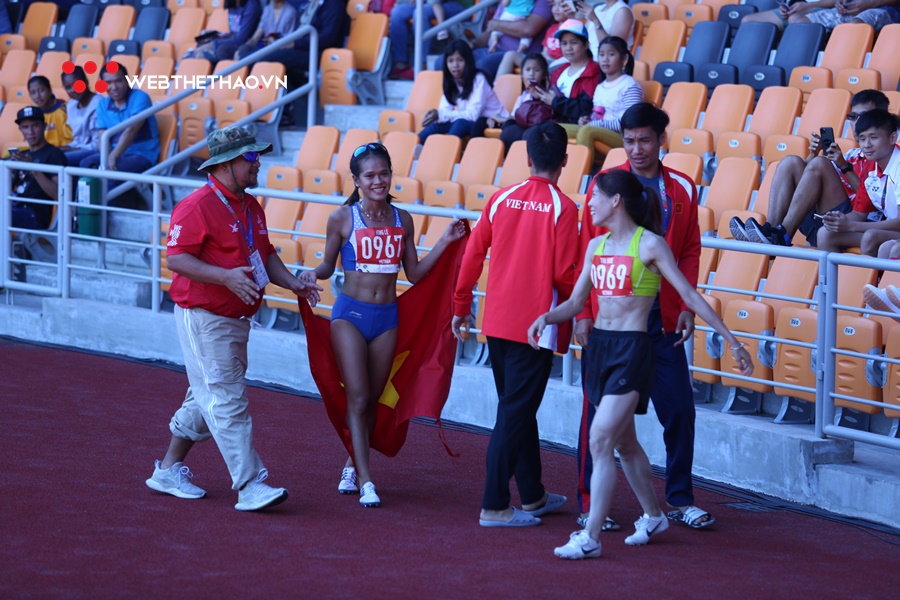 Sau “cú đổ gục marathon”, Hồng Lệ cùng Phạm Thị Huệ thống trị 10.000m SEA Games 30 Sau “cú đổ gục marathon”, Hồng Lệ cùng Phạm Thị Huệ thống trị 10.000m SEA Games 30