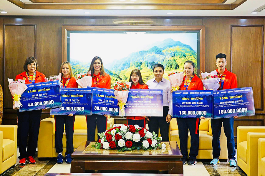 “Ngọc nữ điền kinh” đất Mỏ nhận thưởng siêu to sau SEA Games 30 “Ngọc nữ điền kinh” đất Mỏ nhận thưởng siêu to sau SEA Games 30