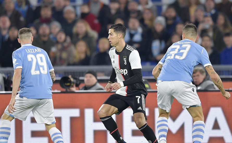 Ronaldo lập công, Juventus vẫn trắng tay rời Olympico