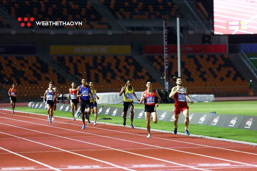 Dương Văn Thái giành HCV 800m SEA Games 30 kịch tính sau cú va chạm cán đích tranh cãi Dương Văn Thái giành HCV 800m SEA Games 30 kịch tính sau cú va chạm cán đích tranh cãi