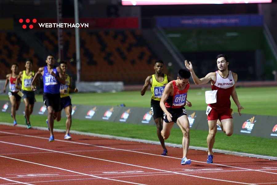 Dương Văn Thái giành HCV 800m SEA Games 30 kịch tính sau cú va chạm cán đích tranh cãi Dương Văn Thái giành HCV 800m SEA Games 30 kịch tính sau cú va chạm cán đích tranh cãi