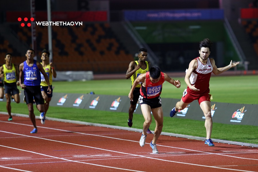 Dương Văn Thái giành HCV 800m SEA Games 30 kịch tính sau cú va chạm cán đích tranh cãi Dương Văn Thái giành HCV 800m SEA Games 30 kịch tính sau cú va chạm cán đích tranh cãi