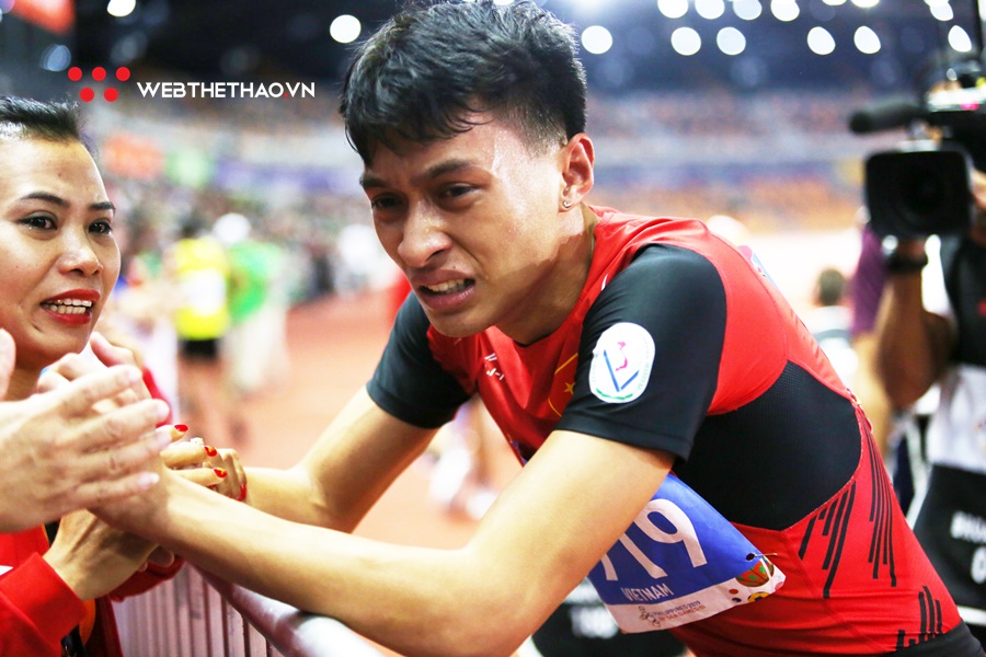 “Măng non” của Quách Công Lịch giành HCV 400m đầy cảm xúc ngay lần đầu dự SEA Games