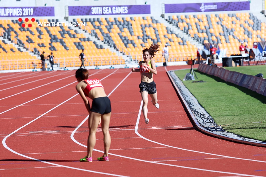 Oanh “ỉn” Bắc Giang vượt “nhà vô địch chân đất quê Mỏ” giành HCV 5000m SEA Games 30 Oanh “ỉn” Bắc Giang vượt “nhà vô địch chân đất quê Mỏ” giành HCV 5000m SEA Games 30