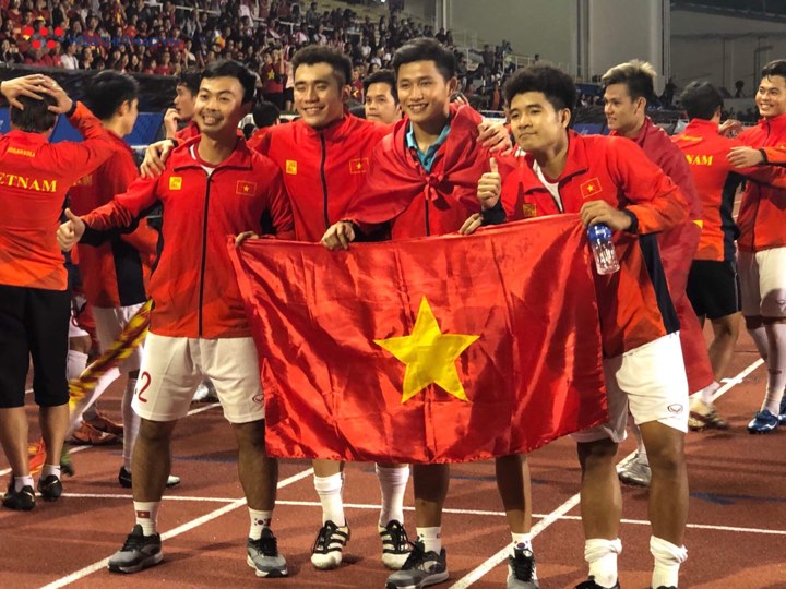 Sau tấm HCV SEA Games 30, U22 Việt Nam và ĐT nữ Việt Nam về nước khi nào?
