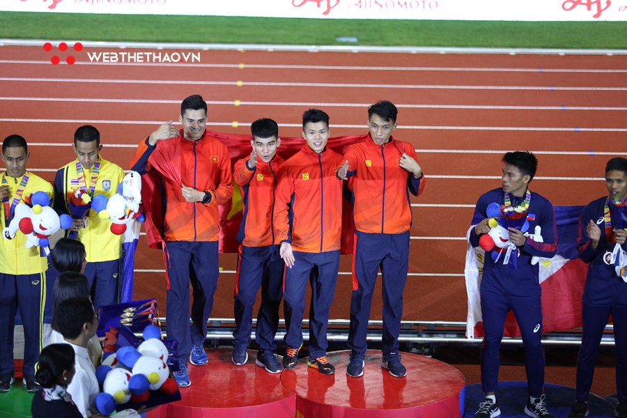 Màn vuốt tóc ăn mừng chất lừ của các soái ca điền kinh tại SEA Games 30 Màn vuốt tóc ăn mừng chất lừ của các soái ca điền kinh tại SEA Games 30